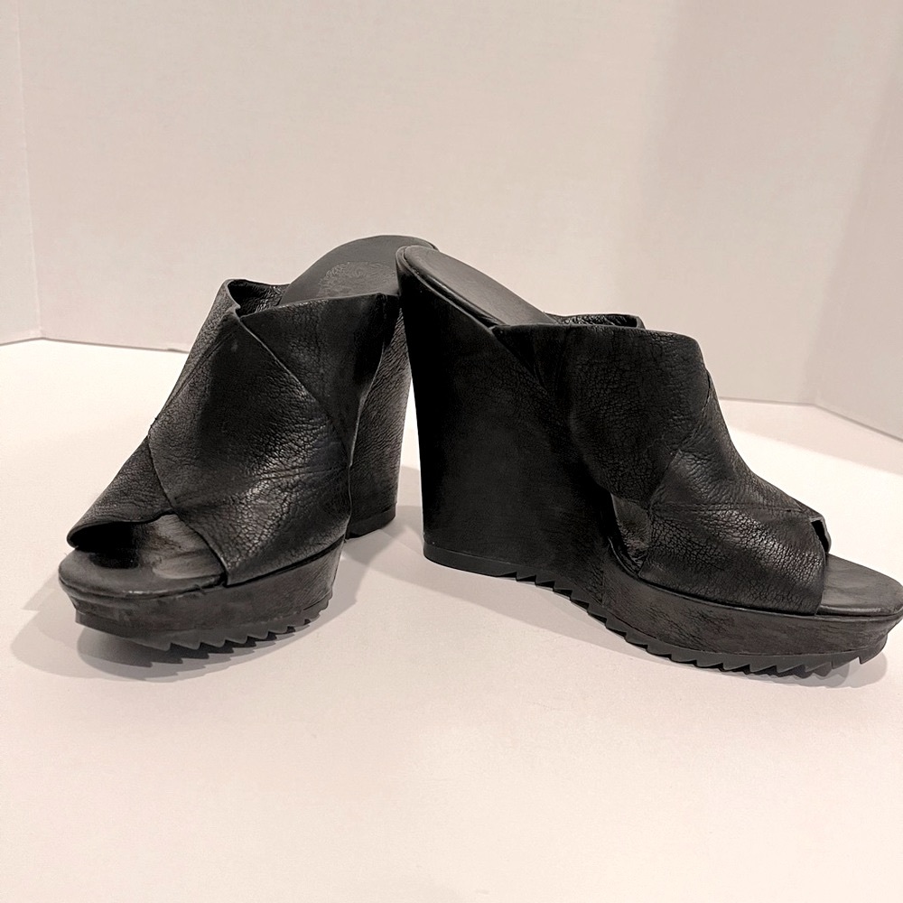 Vince Camuto Vintage Wedge Slip On sandals leather